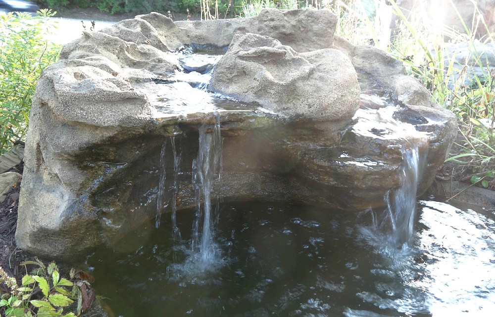 Medium Tropical Garden Waterfalls Rock MW-011